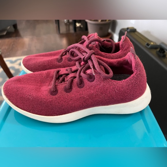 EUC Allbirds Wool Runners, size 9 - Picture 2 of 5